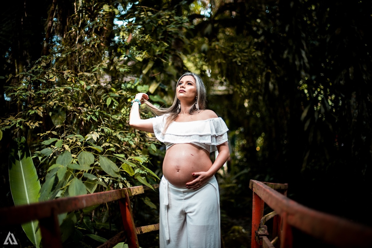 Ensaio Book Gestante Nua Folha na Barriga Cachoeira Alex Jardim Fotografia Fotógrafo Resende Itatiaia Penedo Porto Real Quatis Barra Mansa Volta Redonda 