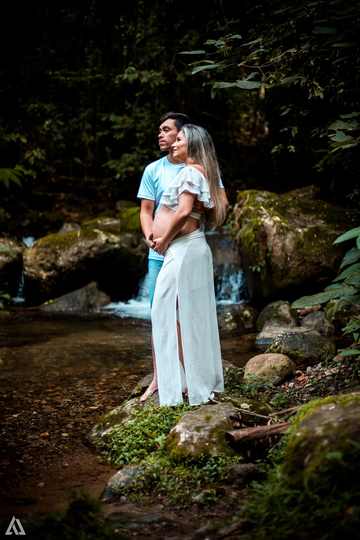 Ensaio Book Gestante Nua Folha na Barriga Cachoeira Alex Jardim Fotografia Fotógrafo Resende Itatiaia Penedo Porto Real Quatis Barra Mansa Volta Redonda 