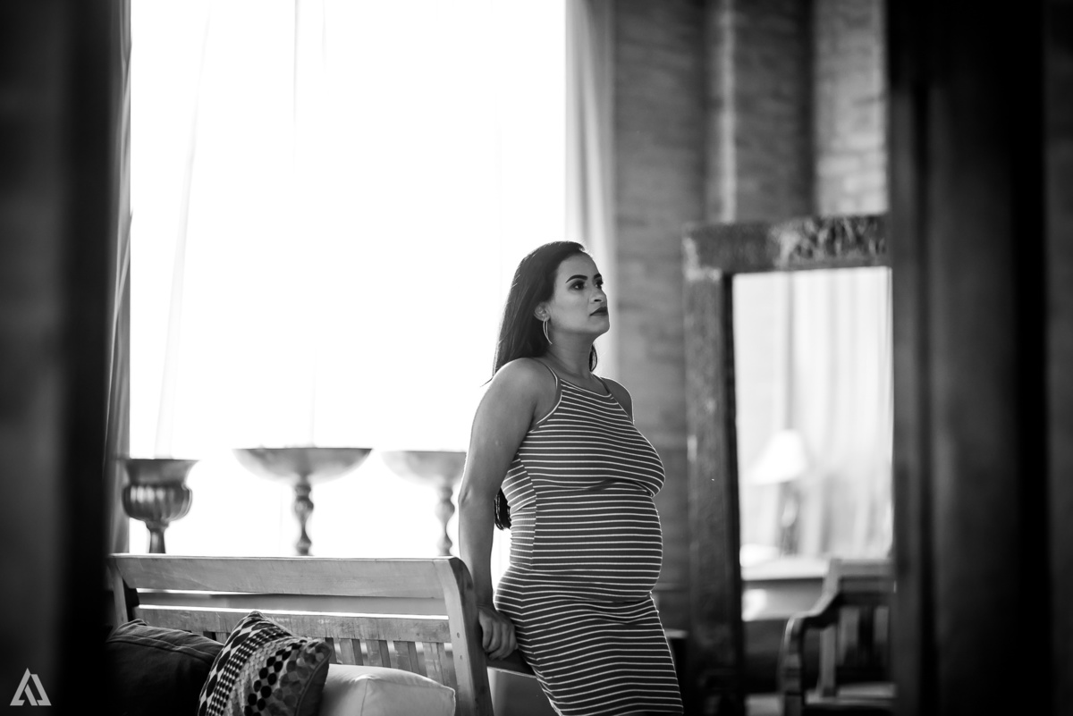 Ensaio Book Gestante Nua Lingerie Cachorro Alex Jardim Fotografia Fotógrafo Resende Itatiaia Penedo Porto Real Quatis Barra Mansa Volta Redonda Galpão Mix