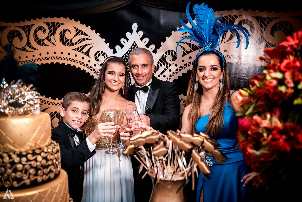 Alex Jardim Fotografia Fotógrafo Festa 15 Anos Debutante Resende Itatiaia Penedo Porto Real Quatis Barra Mansa Volta Redonda La Belle Maison