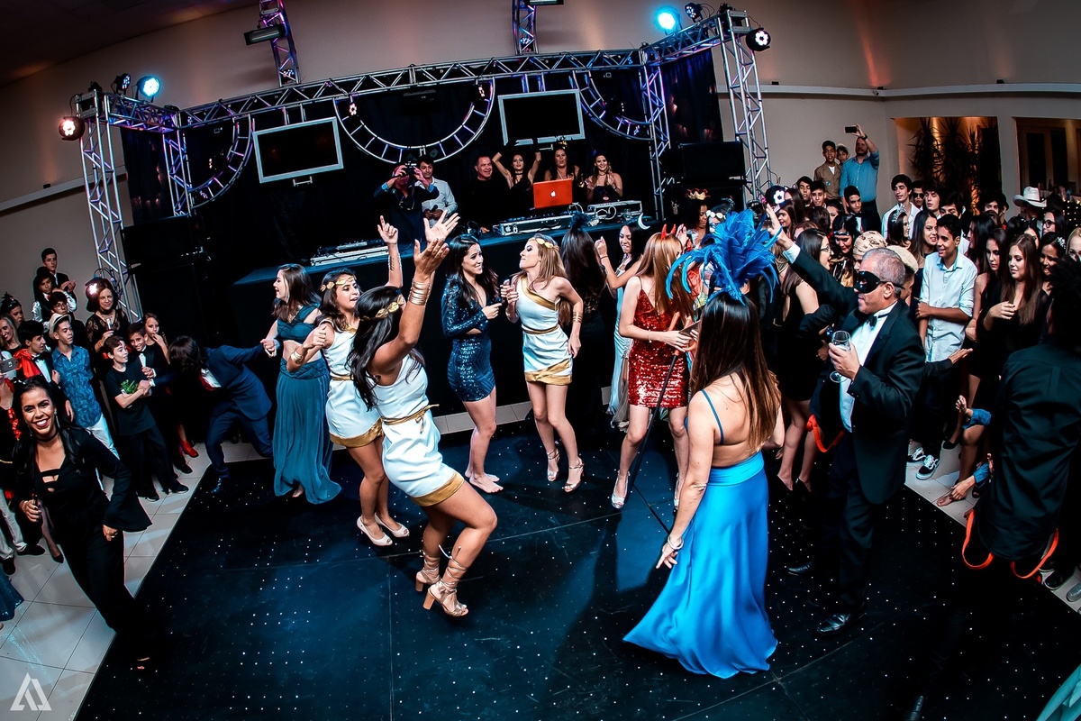 Alex Jardim Fotografia Fotógrafo Festa 15 Anos Debutante Resende Itatiaia Penedo Porto Real Quatis Barra Mansa Volta Redonda La Belle Maison