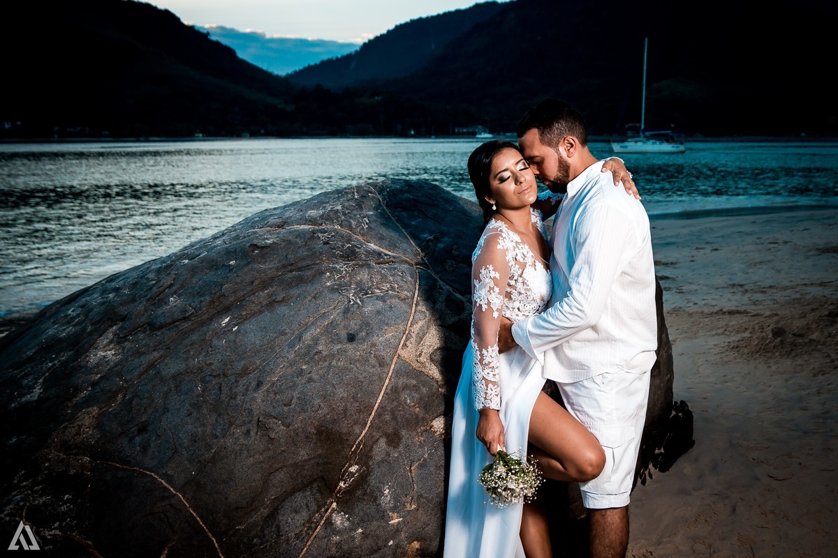 Ensaio Casal Pré - Wedding Alex Jardim Fotografia Fotógrafo Resende Itatiaia Penedo Porto Real Quatis Barra Mansa Volta Redonda Angra dos Reis Ilha de Cataguases Pôr do Sol buquê