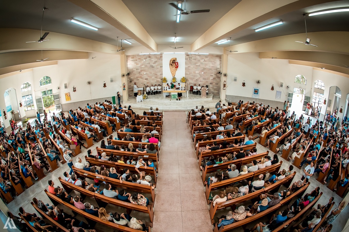 Cerimônia de batismo batizado Alex Jardim Fotografia Fotógrafo Resende Itatiaia Penedo Porto Real Quatis Barra Mansa Volta Redonda Igreja do Cristo Ressuscitado