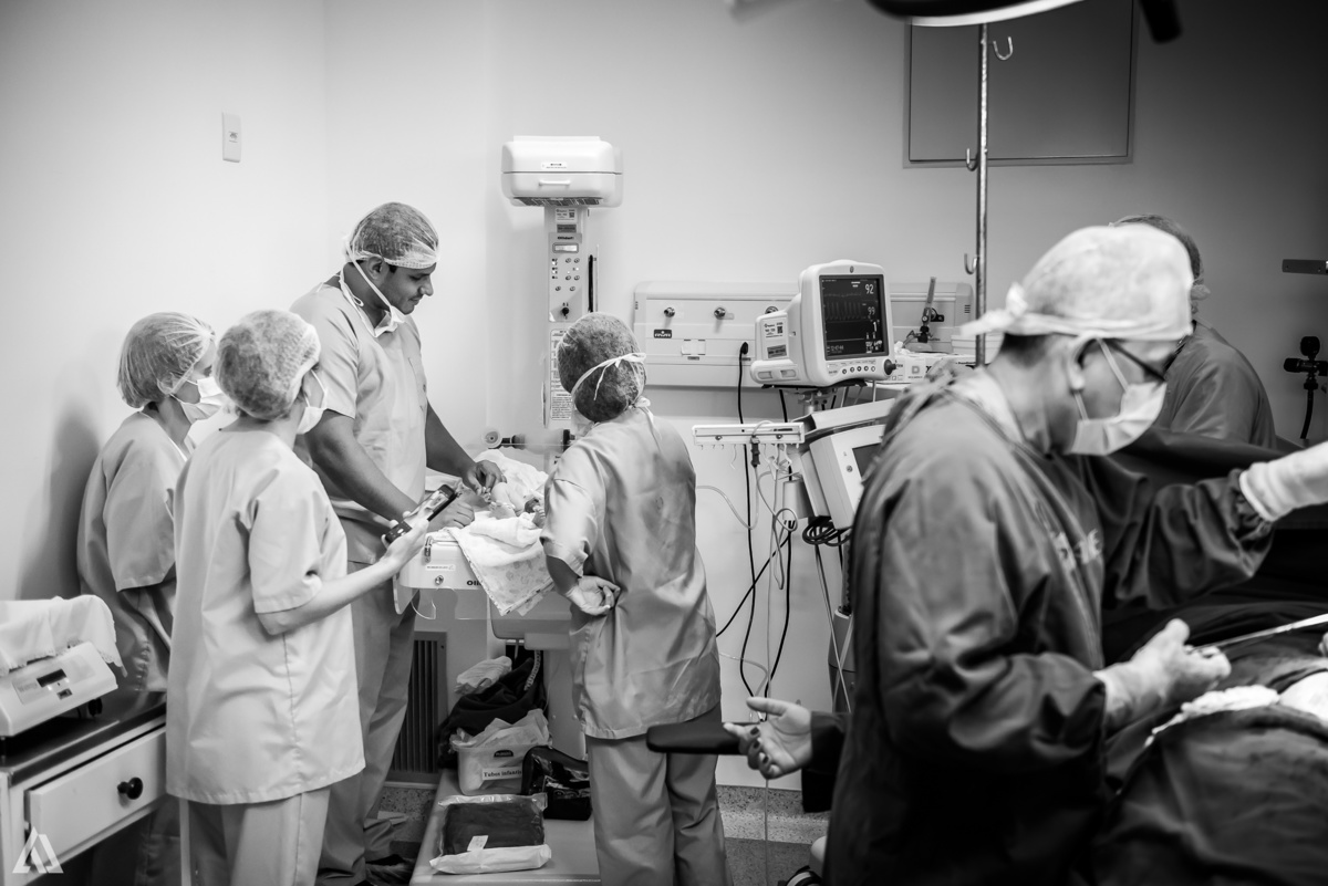 Fotografia de Parto Alex Jardim Fotografia Fotógrafo iapbp cesarean maternidade Resende Itatiaia Penedo Porto Real Quatis Barra Mansa Volta Redonda Serrinha do Alambari Hospital Samer