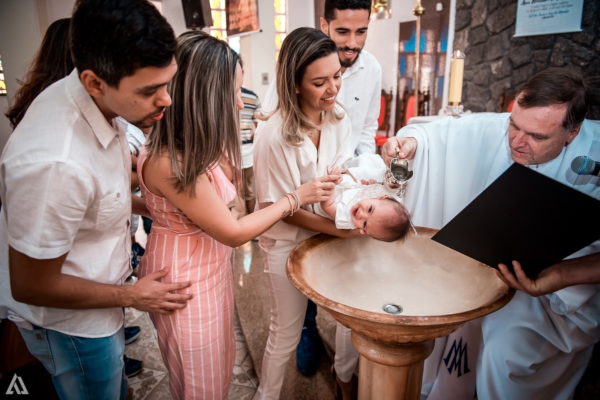 Cerimônia de batismo batizado Alex Jardim Fotografia Fotógrafo Resende Itatiaia Penedo Porto Real Quatis Barra Mansa Volta Redonda Igreja Nossa Senhora Aparecida
