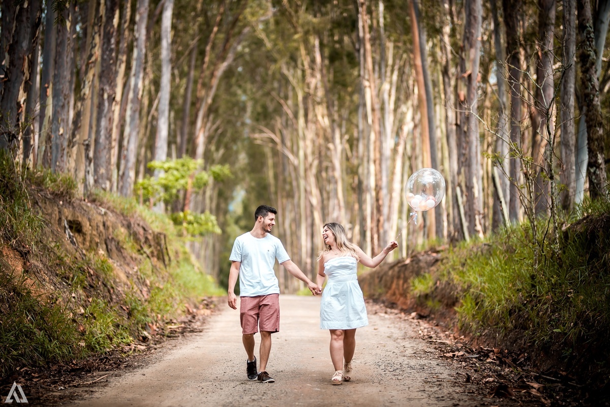 Ensaio Casal Pré - Wedding Alex Jardim Fotografia Fotógrafo Resende Itatiaia Penedo Porto Real Quatis Barra Mansa Volta Redonda Casa do Papai Noel Penedo Pinheiros Balão personalizado decorado