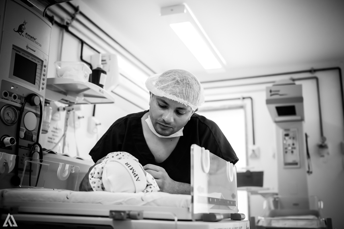 Fotografia de Parto Alex Jardim Fotografia Fotógrafo iapbp cesarean maternidade Resende Itatiaia Penedo Porto Real Quatis Barra Mansa Volta Redonda Serrinha do Alambari Hospital Maternidade APMIR