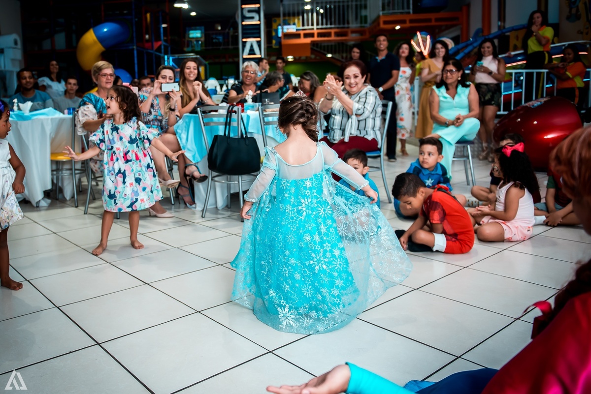 Aniversário Infantil Frozen Alex Jardim Fotografia Fotógrafo Resende Itatiaia Penedo Porto Real Quatis Barra Mansa Volta Redonda Buffet Pintou Alegria
