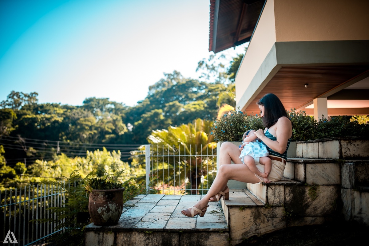 Ensaio Book Gestante Lifestyle Amamentar amamentação liquido da vida Alex Jardim Fotografia Fotógrafo Resende Itatiaia Penedo Porto Real Quatis Barra Mansa Volta Redonda Serrinha do Alambari  amarmentar