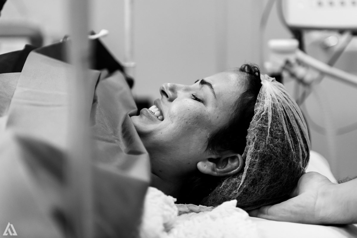 Fotografia de Parto Cesárea Normal Humanizado Alex Jardim Fotografia Fotógrafo iapbp cesarean maternidade Resende Itatiaia Penedo Porto Real Quatis Barra Mansa Volta Redonda Serrinha do Alambari Hospital Maternidade APMIR SAMER UNIMED