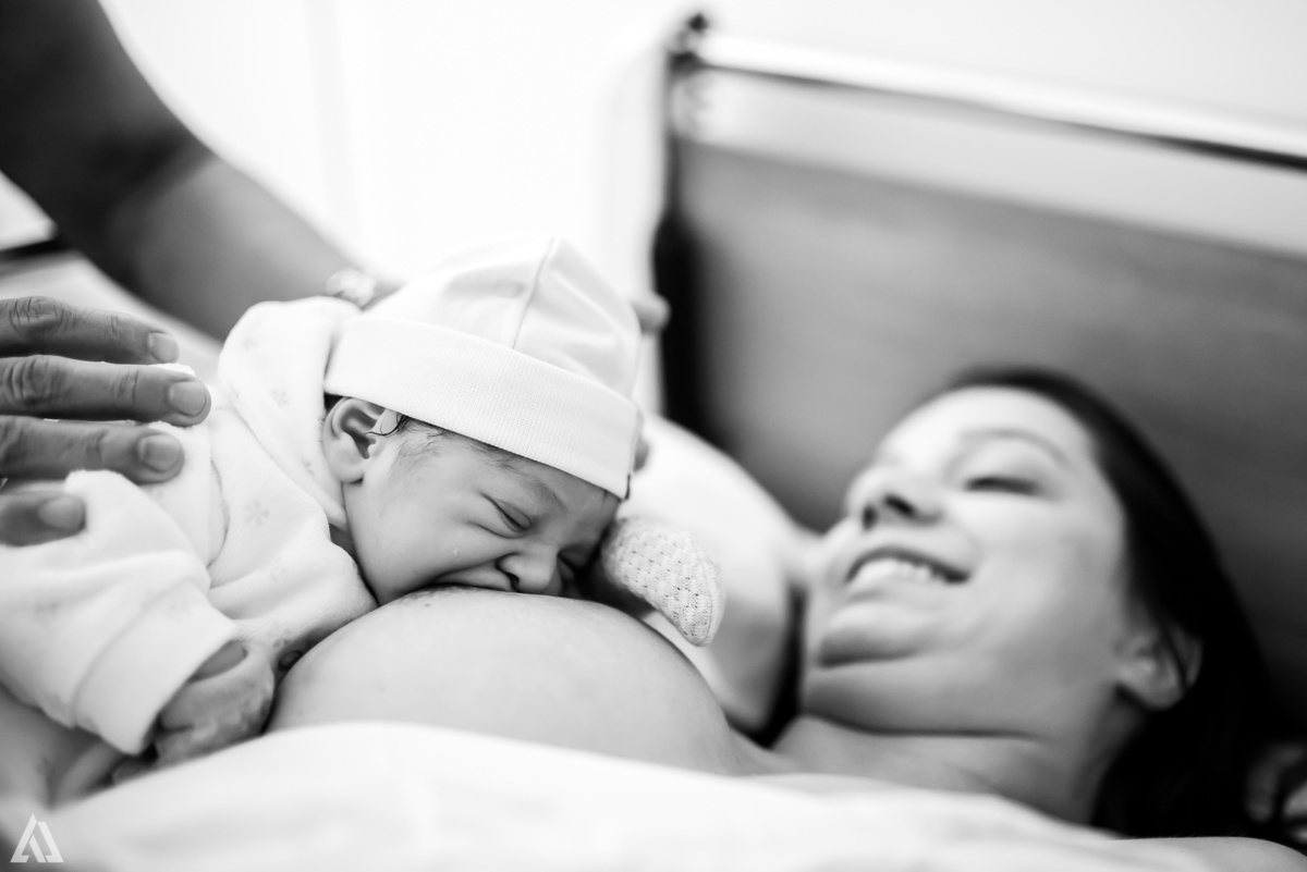 Fotografia de Parto Cesárea Normal Humanizado Alex Jardim Fotografia Fotógrafo iapbp cesarean maternidade Resende Itatiaia Penedo Porto Real Quatis Barra Mansa Volta Redonda Serrinha do Alambari Hospital Maternidade APMIR SAMER UNIMED