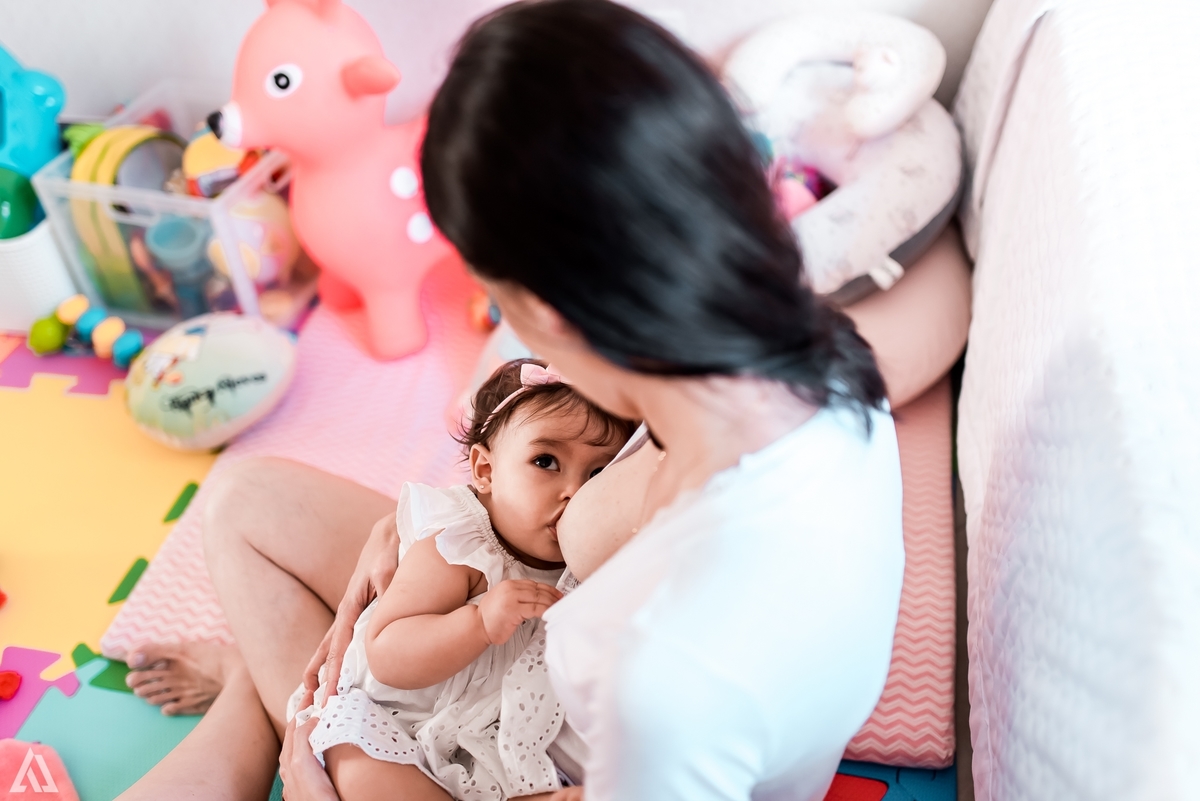 Ensaio Book Gestante Lifestyle Amamentar amamentação liquido da vida Alex Jardim Fotografia Fotógrafo Resende Itatiaia Penedo Porto Real Quatis Barra Mansa Volta Redonda Serrinha do Alambari  amarmentar