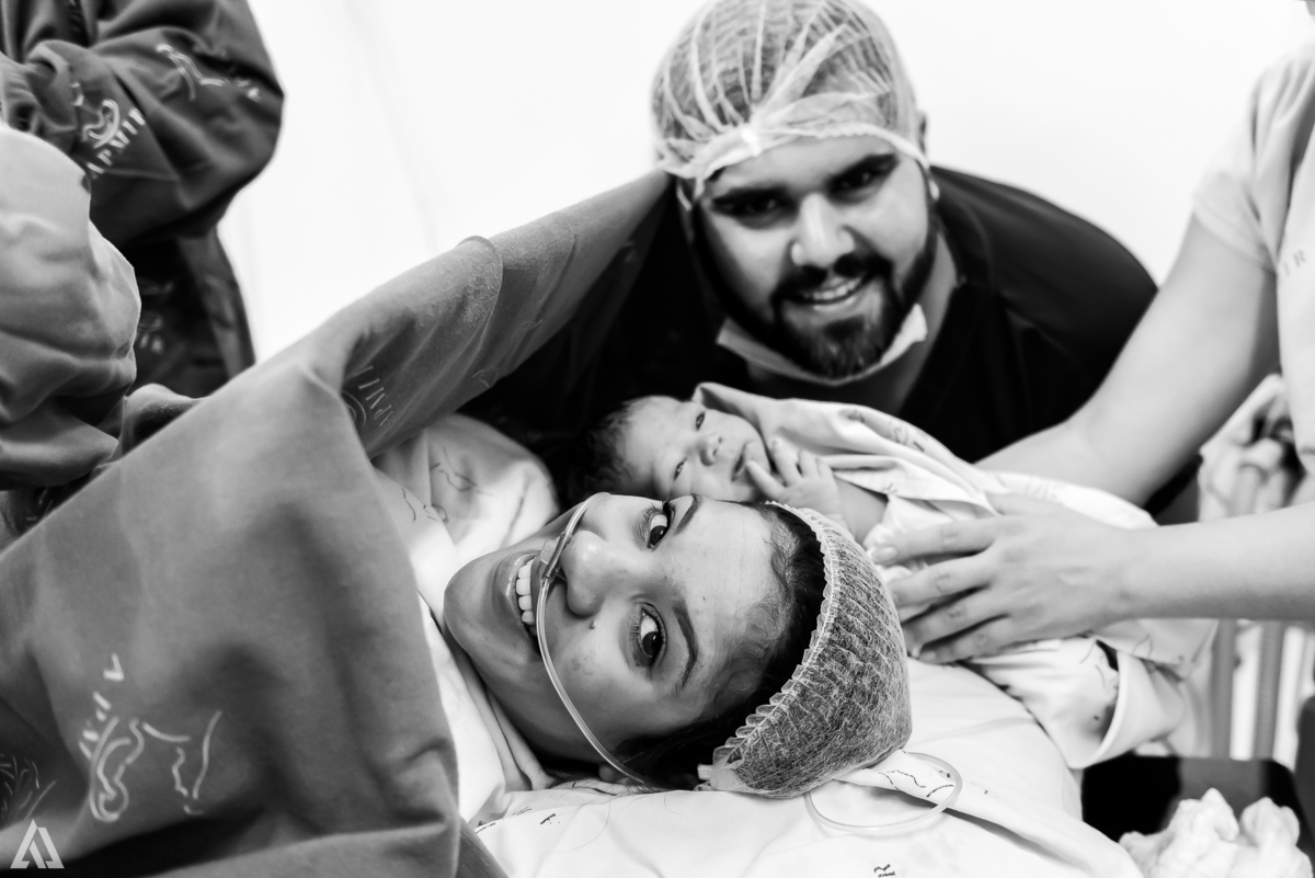 Fotografia de Parto Cesárea Normal Humanizado Alex Jardim Fotografia Fotógrafo iapbp cesarean maternidade Resende Itatiaia Penedo Porto Real Quatis Barra Mansa Volta Redonda Serrinha do Alambari Hospital Maternidade APMIR SAMER UNIMED HINJA