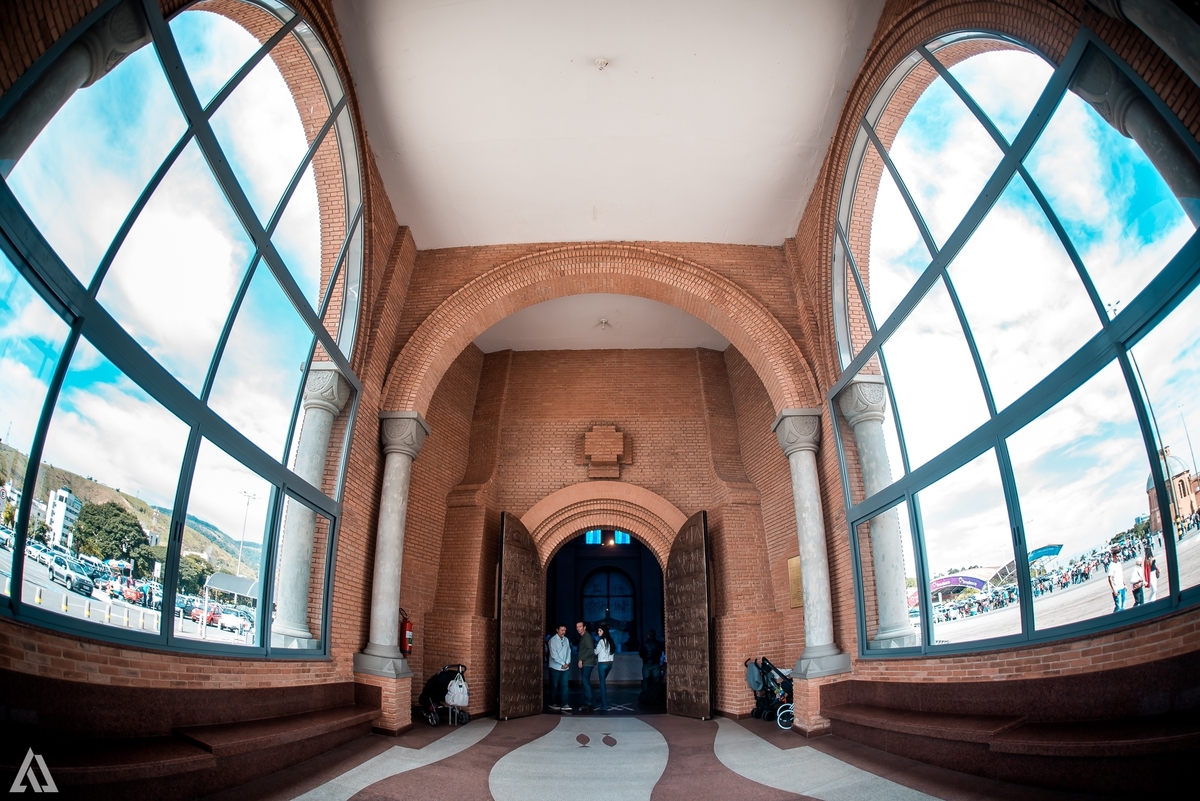 Cerimônia de Batismo Batizado Alex Jardim Fotografia Fotógrafo Resende Itatiaia Penedo Porto Real Quatis Barra Mansa Volta Redonda Capela do Batismo Aparecida do Norte Basílica de Nossa Senhora de Aparecida