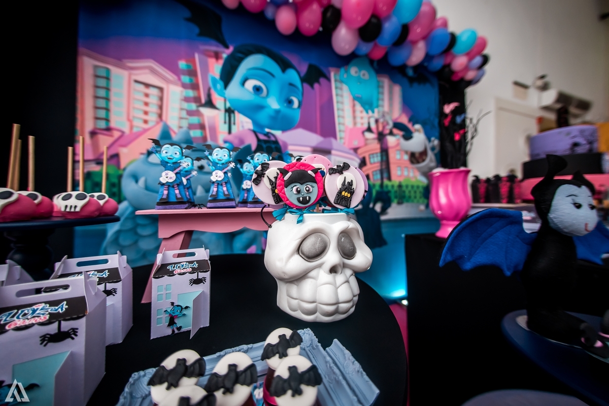 Aniversário Infantil Vampirina Alex Jardim Fotografia Fotógrafo Resende Itatiaia Penedo Porto Real Quatis Barra Mansa Volta Redonda Buffet Pintou Alegria Salão de Festas