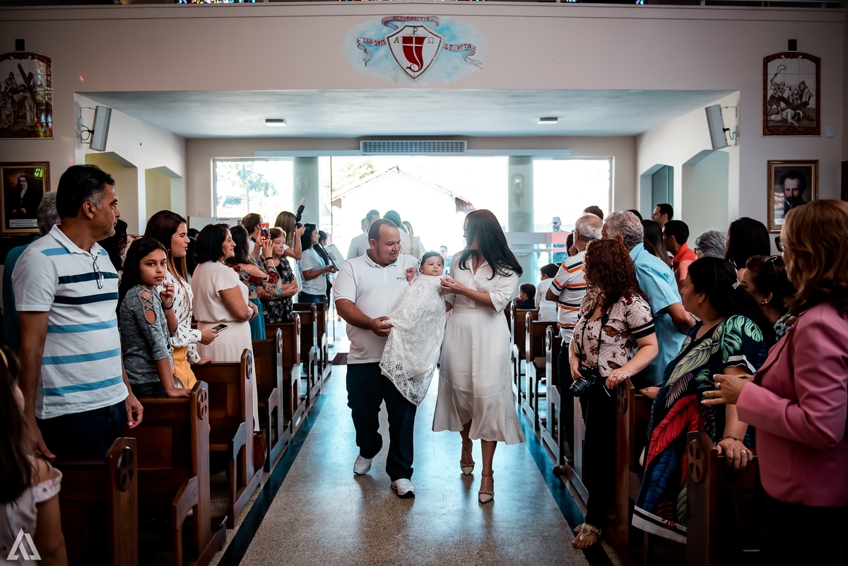 Cerimônia de Batismo Batizado Alex Jardim Fotografia Fotógrafo Resende Itatiaia Penedo Porto Real Quatis Barra Mansa Volta Redonda Igreja de São Sebastião Santa Cecília Cristo Ressuscitado Capelania