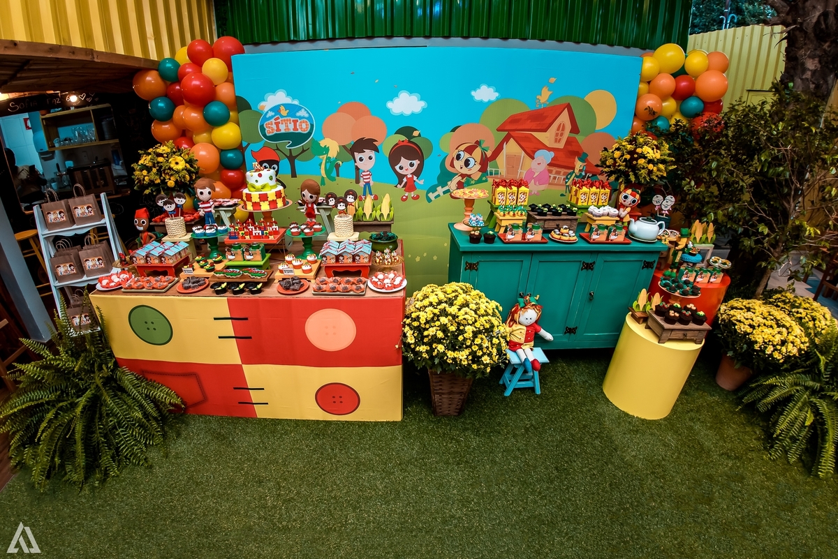 Aniversário Infantil Sitio do Pica Pau Amarelo Emília Alex Jardim Fotografia Fotógrafo Resende Itatiaia Penedo Porto Real Quatis Barra Mansa Volta Redonda Buffet Pintou Alegria Meu Pé de Jambo La Belle Maison Lenas Buffet Salão de Festas
