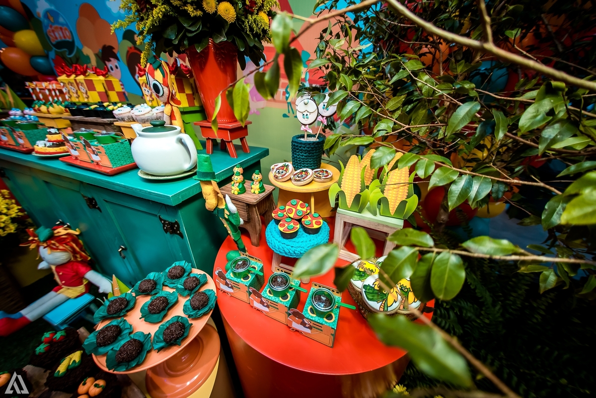 Aniversário Infantil Sitio do Pica Pau Amarelo Emília Alex Jardim Fotografia Fotógrafo Resende Itatiaia Penedo Porto Real Quatis Barra Mansa Volta Redonda Buffet Pintou Alegria Meu Pé de Jambo La Belle Maison Lenas Buffet Salão de Festas