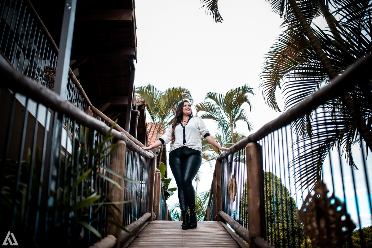 Ensaio Book Feminino Alex Jardim Fotografia Fotógrafo Resende Itatiaia Penedo Porto Real Quatis Barra Mansa Volta Redonda Galpão Mix Lena Buffet La Belle Maison