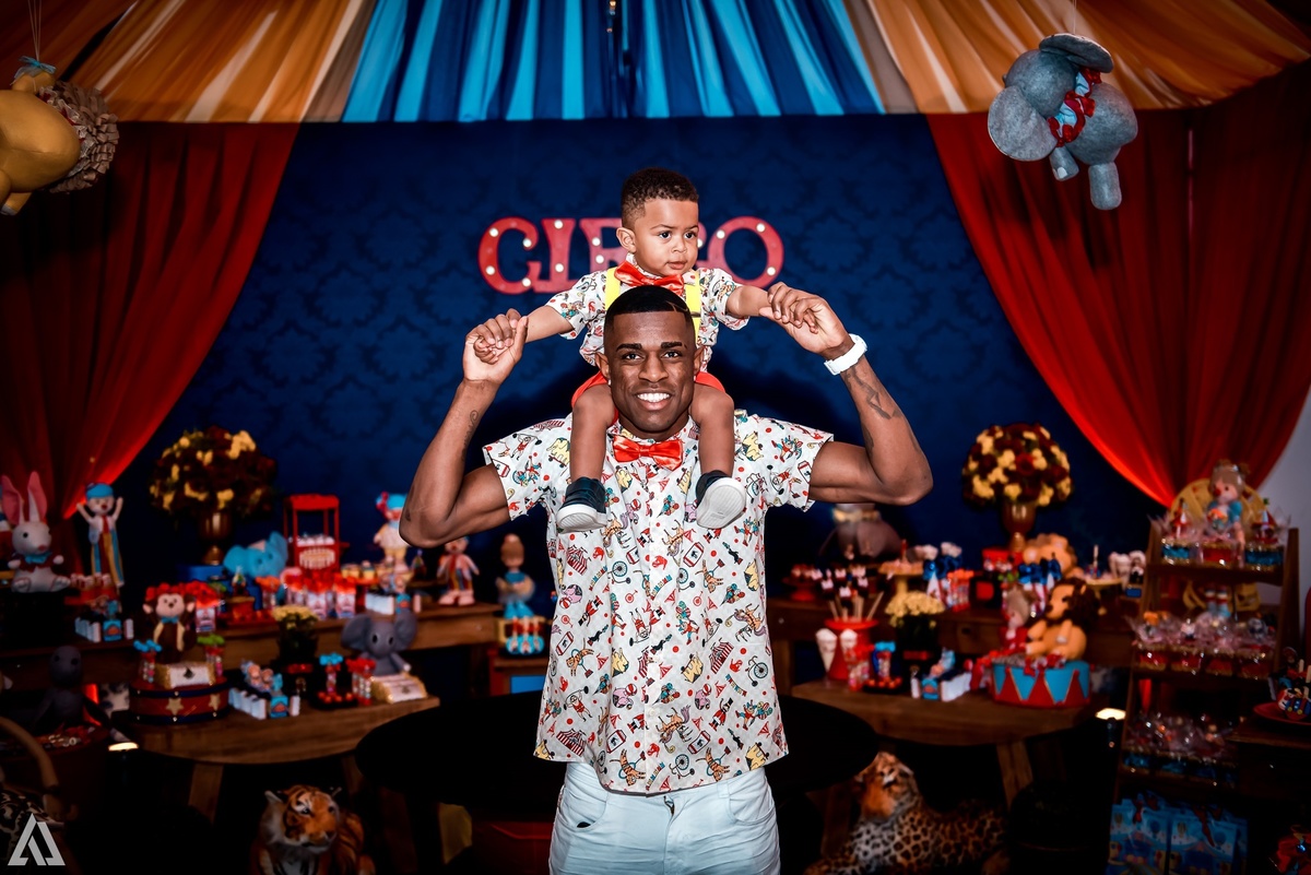 Aniversário Infantil Circo do Mickey Alex Jardim Fotografia Fotógrafo Resende Itatiaia Penedo Porto Real Quatis Barra Mansa Volta Redonda Buffet Pintou Alegria Meu Pé de Jambo La Belle Maison Lenas Buffet Marcelo Benevenuto Zagueiro do Botafogo