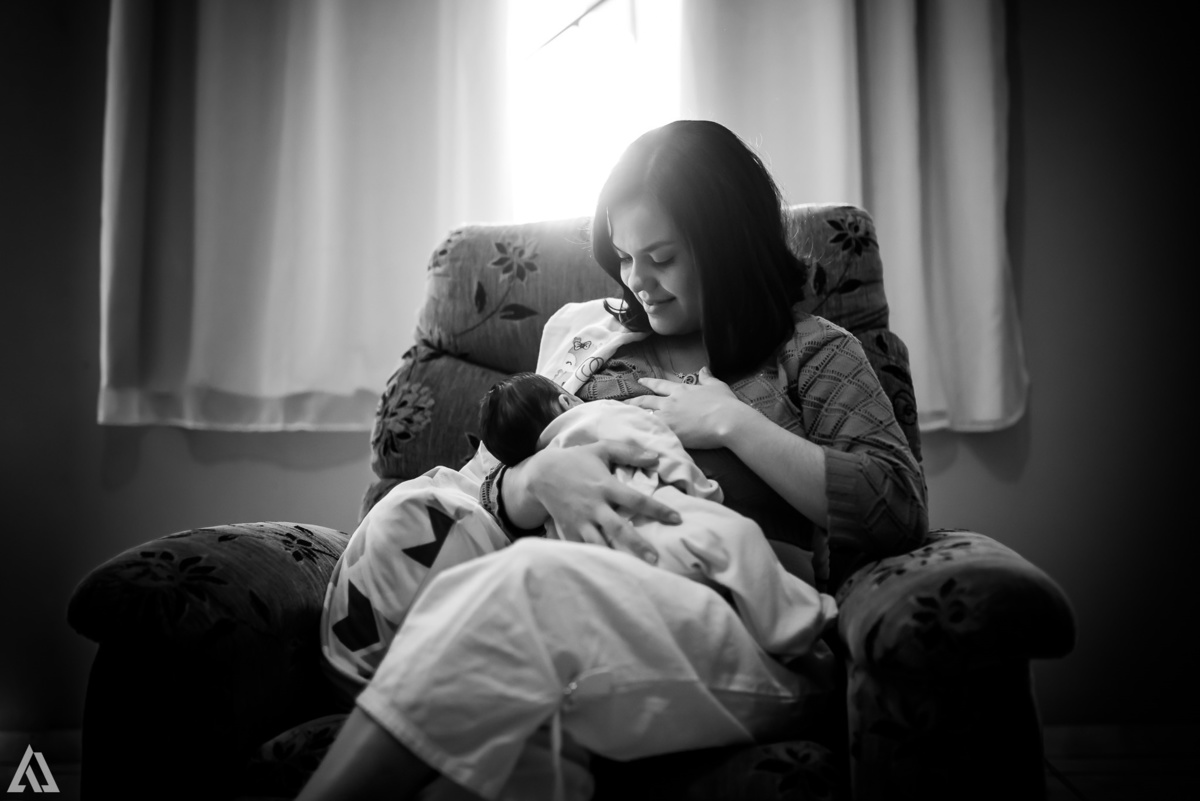 Ensaio Book Gestante Newborn  Lifestyle Recém-Nascido  Amamentar amamentação liquido da vida Alex Jardim Fotografia Fotógrafo Resende Itatiaia Penedo Porto Real Quatis Barra Mansa Volta Redonda Serrinha do Alambari 