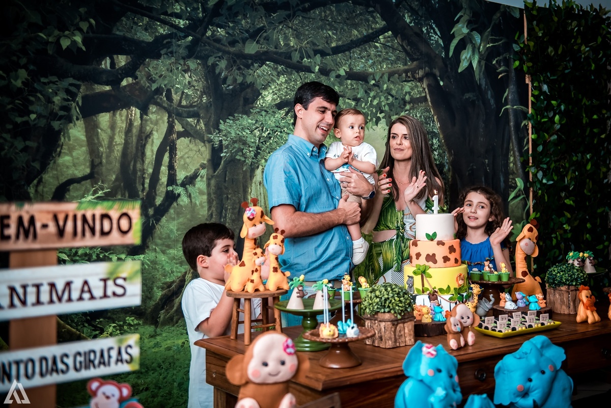 Aniversário Infantil Safari Selva Alex Jardim Fotografia Fotógrafo Resende Itatiaia Penedo Porto Real Quatis Barra Mansa Volta Redonda Buffet Pintou Alegria Meu Pé de Jambo La Belle Maison Lenas Buffet Salão de Festas
