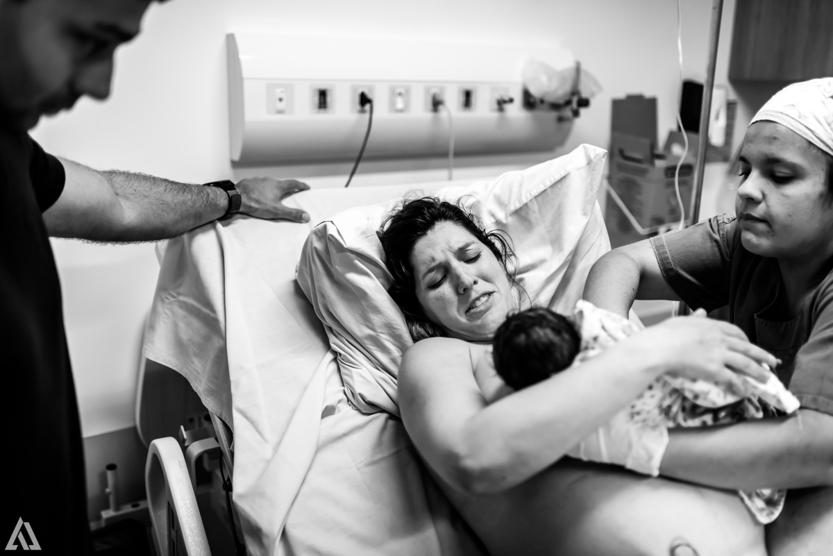 Fotografia de Parto Cesárea Normal Humanizado Alex Jardim Fotografia Fotógrafo iapbp cesarean maternidade Resende Itatiaia Penedo Porto Real Quatis Barra Mansa Volta Redonda Serrinha do Alambari Hospital Maternidade APMIR SAMER UNIMED