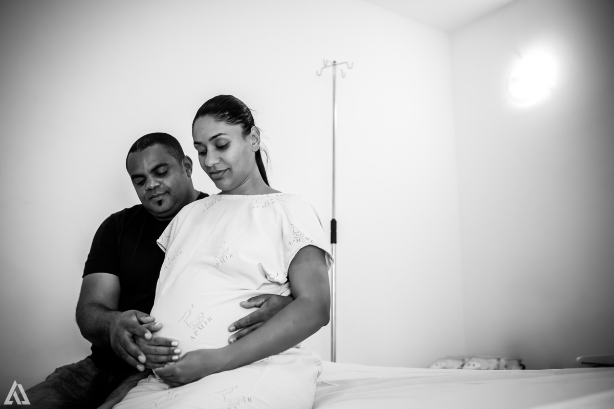 Fotografia de Parto Cesárea Normal Humanizado Alex Jardim Fotografia Fotógrafo iapbp cesarean maternidade Resende Itatiaia Penedo Porto Real Quatis Barra Mansa Volta Redonda Serrinha do Alambari Hospital Maternidade APMIR SAMER UNIMED