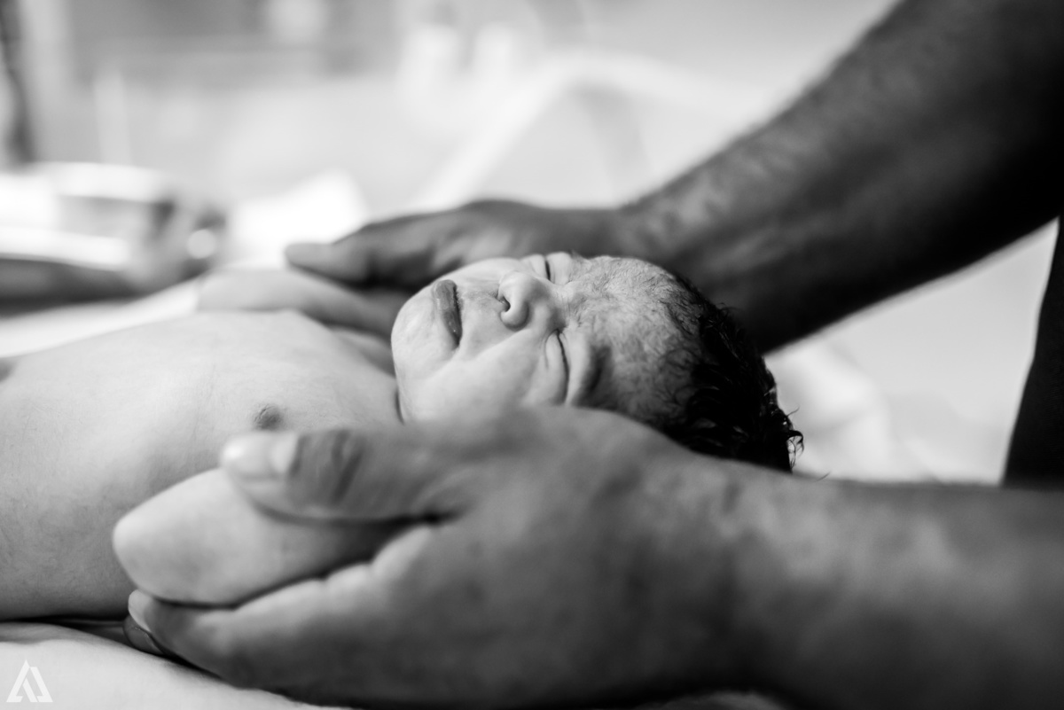 Fotografia de Parto Cesárea Normal Humanizado Alex Jardim Fotografia Fotógrafo iapbp cesarean maternidade Resende Itatiaia Penedo Porto Real Quatis Barra Mansa Volta Redonda Serrinha do Alambari Hospital Maternidade APMIR SAMER UNIMED