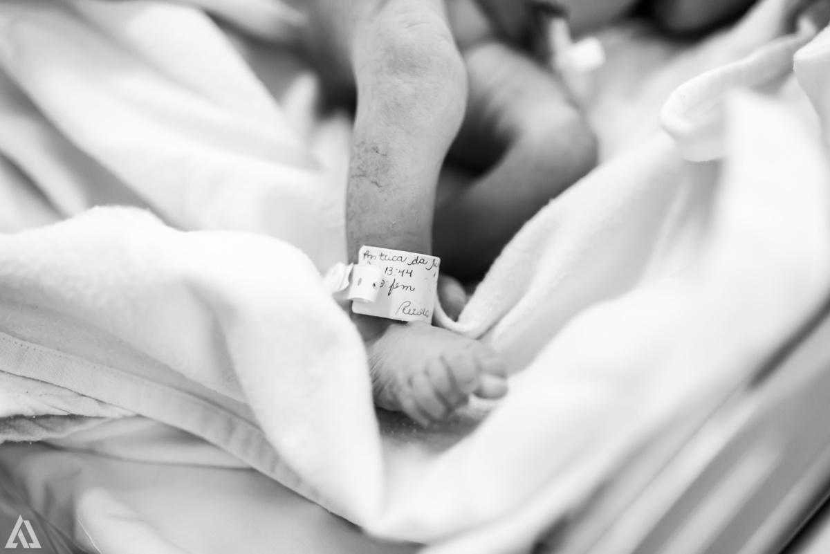 Fotografia de Parto Cesárea Normal Humanizado Alex Jardim Fotografia Fotógrafo iapbp cesarean maternidade Resende Itatiaia Penedo Porto Real Quatis Barra Mansa Volta Redonda Serrinha do Alambari Hospital Maternidade APMIR SAMER UNIMED