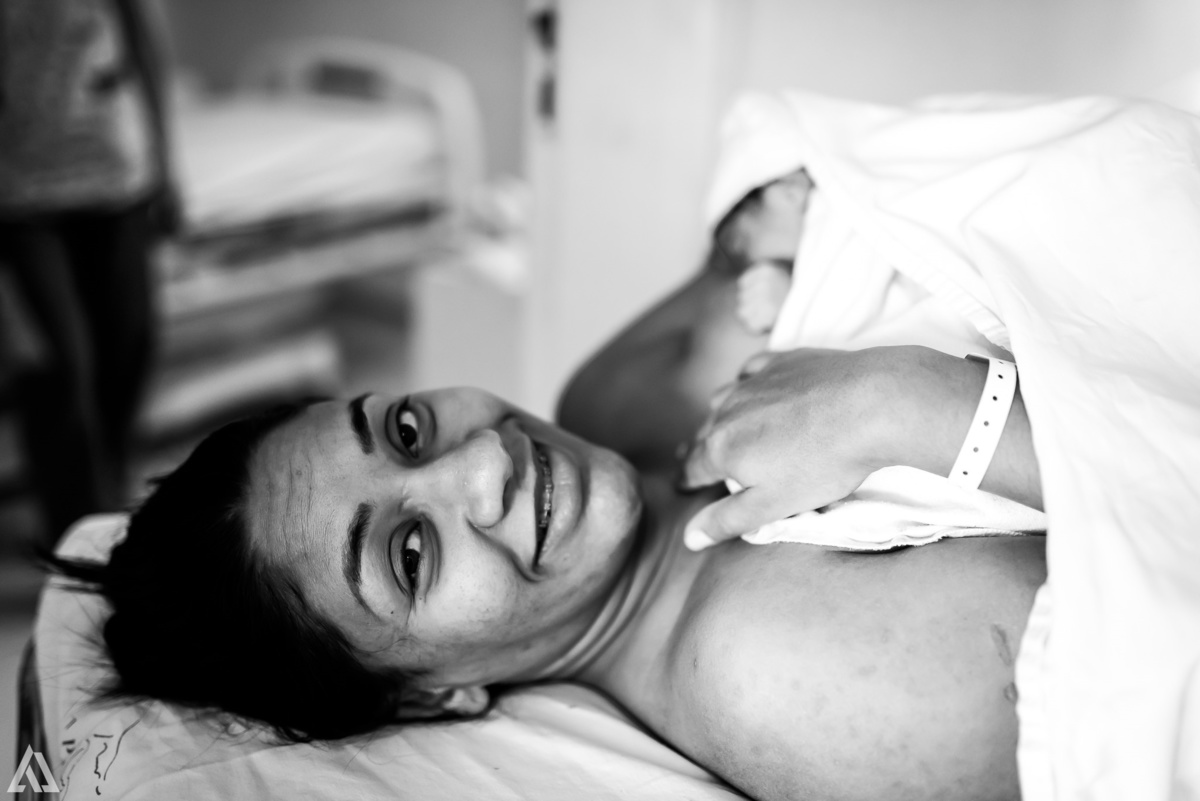 Fotografia de Parto Cesárea Normal Humanizado Alex Jardim Fotografia Fotógrafo iapbp cesarean maternidade Resende Itatiaia Penedo Porto Real Quatis Barra Mansa Volta Redonda Serrinha do Alambari Hospital Maternidade APMIR SAMER UNIMED