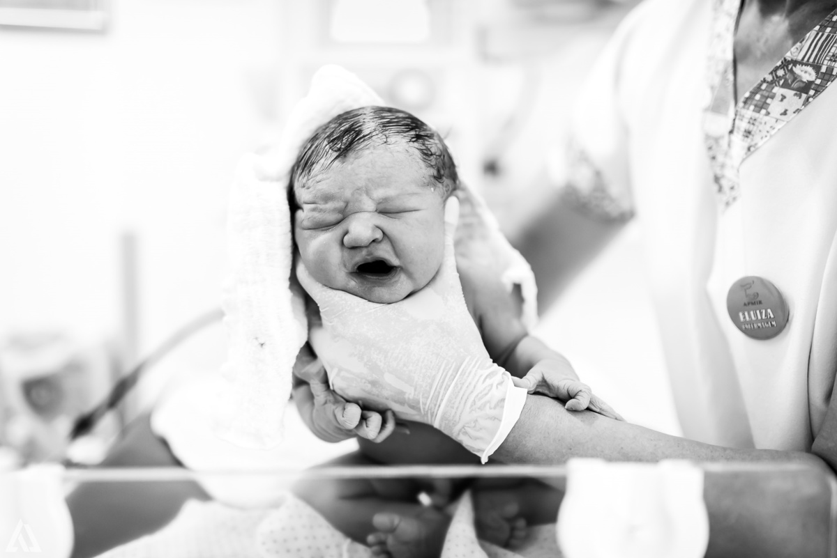 Fotografia de Parto Cesárea Normal Humanizado Alex Jardim Fotografia Fotógrafo iapbp cesarean maternidade Resende Itatiaia Penedo Porto Real Quatis Barra Mansa Volta Redonda Serrinha do Alambari Hospital Maternidade APMIR SAMER UNIMED