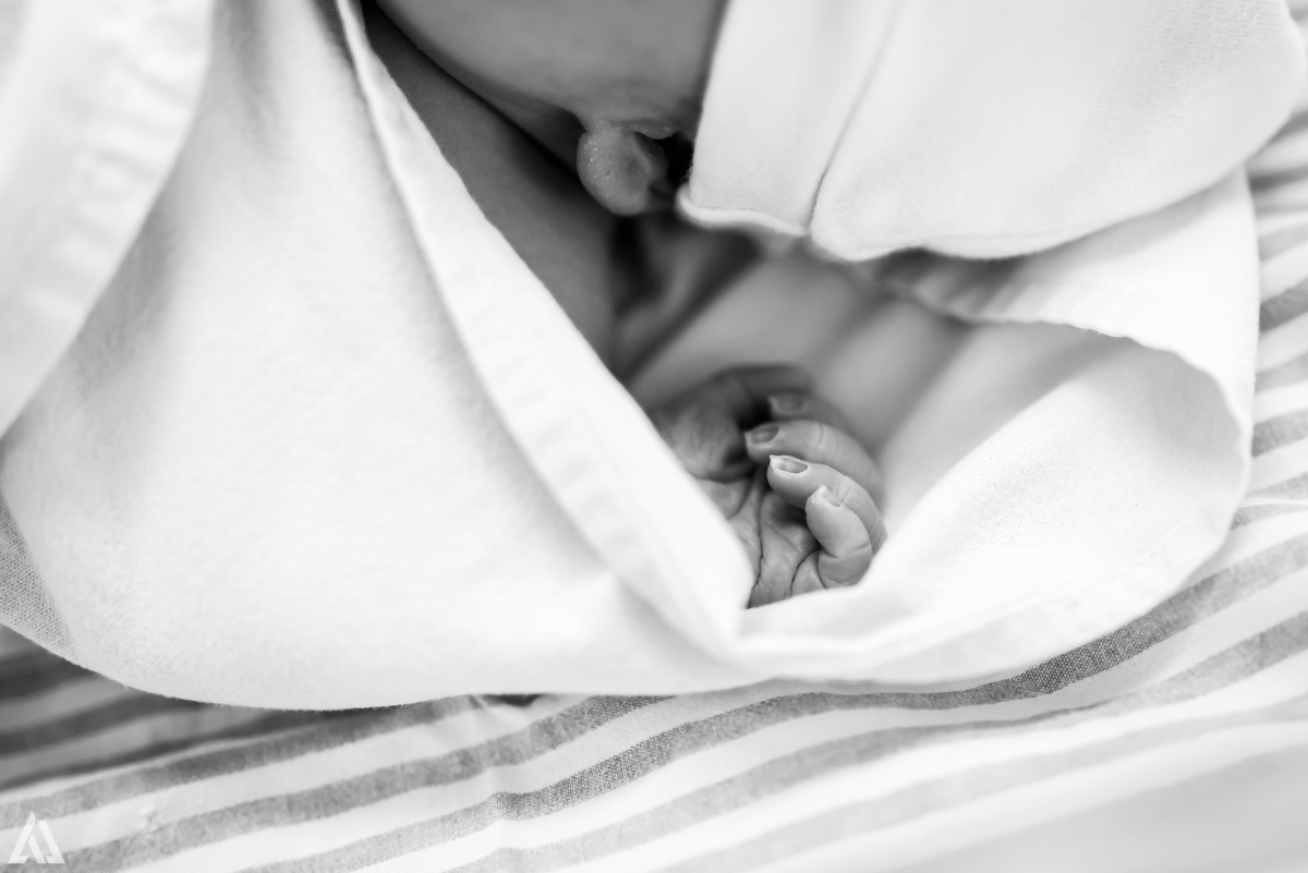 Fotografia de Parto Cesárea Normal Humanizado Alex Jardim Fotografia Fotógrafo iapbp cesarean maternidade Resende Itatiaia Penedo Porto Real Quatis Barra Mansa Volta Redonda Serrinha do Alambari Hospital Maternidade APMIR SAMER UNIMED