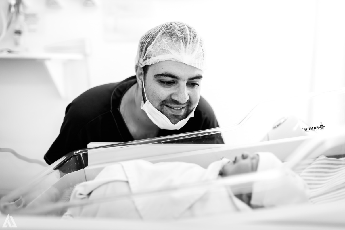 Fotografia de Parto Cesárea Normal Humanizado Alex Jardim Fotografia Fotógrafo iapbp cesarean maternidade Resende Itatiaia Penedo Porto Real Quatis Barra Mansa Volta Redonda Serrinha do Alambari Hospital Maternidade APMIR SAMER UNIMED