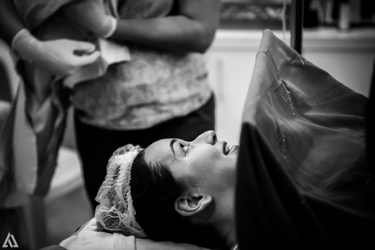 Fotografia de Parto Cesárea Normal Humanizado Alex Jardim Fotografia Fotógrafo iapbp cesarean maternidade Resende Itatiaia Penedo Porto Real Quatis Barra Mansa Volta Redonda Serrinha do Alambari Hospital Maternidade APMIR SAMER UNIMED
