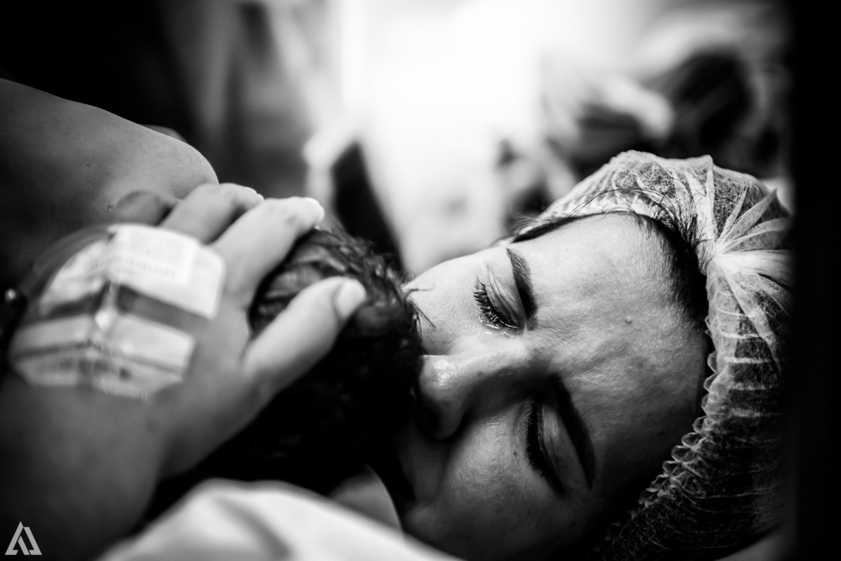 Fotografia de Parto Cesárea Normal Humanizado Alex Jardim Fotografia Fotógrafo iapbp cesarean maternidade Resende Itatiaia Penedo Porto Real Quatis Barra Mansa Volta Redonda Serrinha do Alambari Hospital Maternidade APMIR SAMER UNIMED