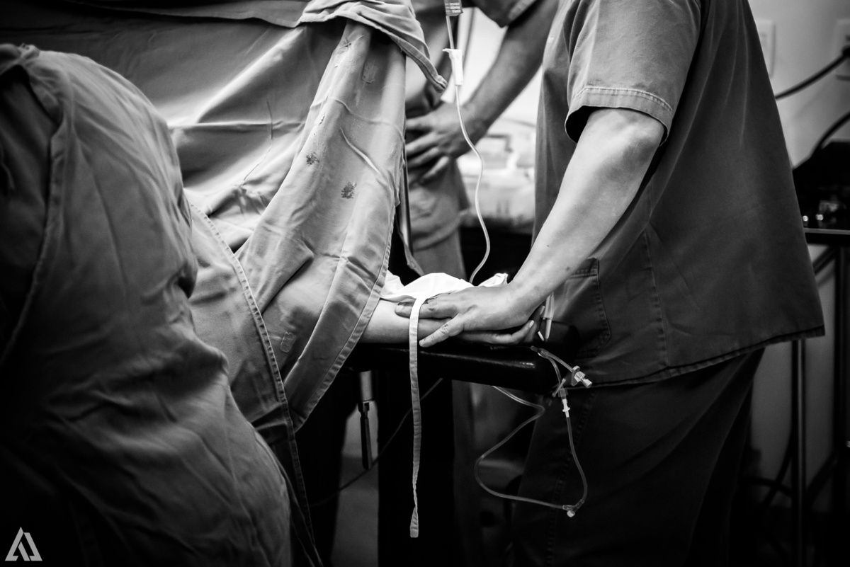 Fotografia de Parto Cesárea Normal Humanizado Alex Jardim Fotografia Fotógrafo iapbp cesarean maternidade Resende Itatiaia Penedo Porto Real Quatis Barra Mansa Volta Redonda Serrinha do Alambari Hospital Maternidade APMIR SAMER UNIMED
