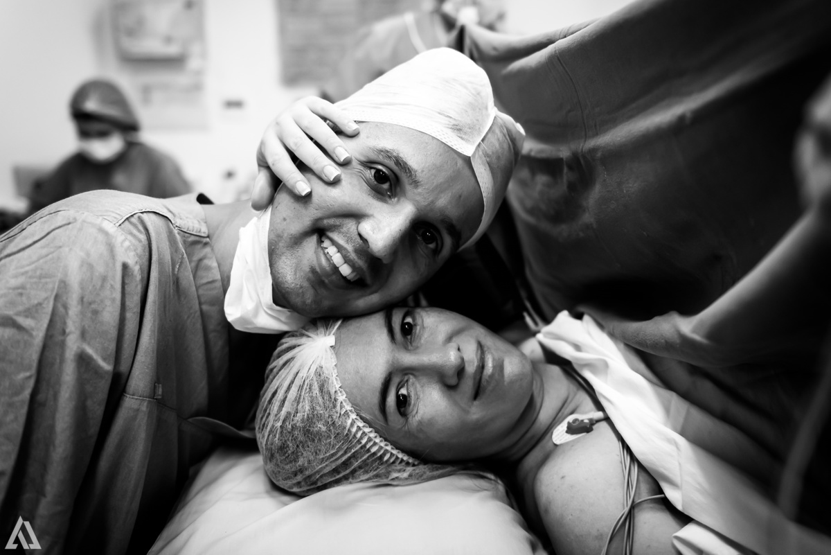 Fotografia de Parto Cesárea Normal Humanizado Alex Jardim Fotografia Fotógrafo iapbp cesarean maternidade Resende Itatiaia Penedo Porto Real Quatis Barra Mansa Volta Redonda Serrinha do Alambari Hospital Maternidade APMIR SAMER UNIMED