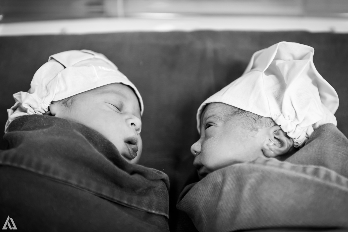 Fotografia de Parto Cesárea Normal Humanizado Alex Jardim Fotografia Fotógrafo iapbp cesarean maternidade Resende Itatiaia Penedo Porto Real Quatis Barra Mansa Volta Redonda Serrinha do Alambari Hospital Maternidade APMIR SAMER UNIMED