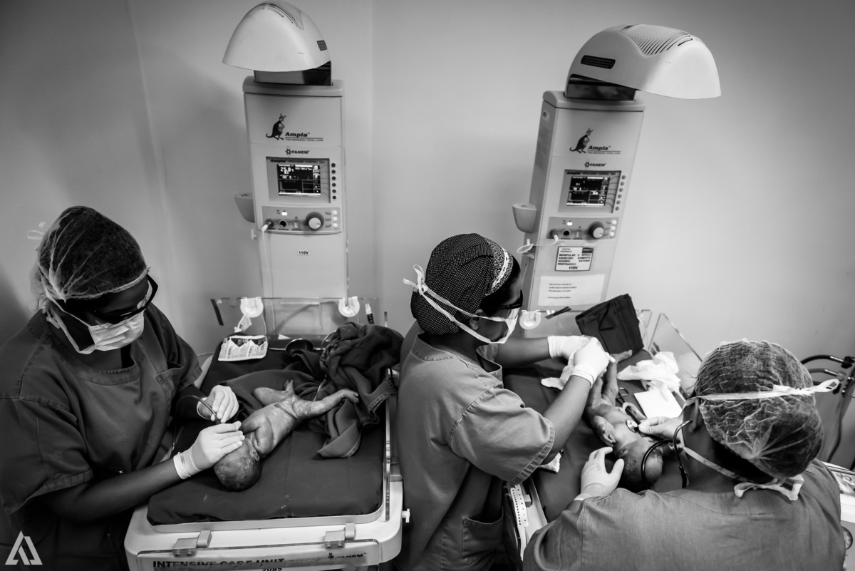 Fotografia de Parto Cesárea Normal Humanizado Alex Jardim Fotografia Fotógrafo iapbp cesarean maternidade Resende Itatiaia Penedo Porto Real Quatis Barra Mansa Volta Redonda Serrinha do Alambari Hospital Maternidade APMIR SAMER UNIMED