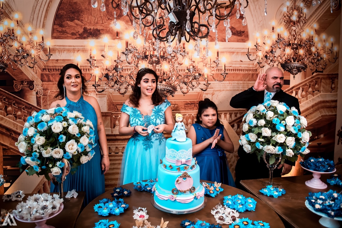 Alex Jardim Fotografia Fotógrafo Festa 15 Anos Debutante Resende Itatiaia Penedo Porto Real Quatis Barra Mansa Volta Redonda La Belle Maison