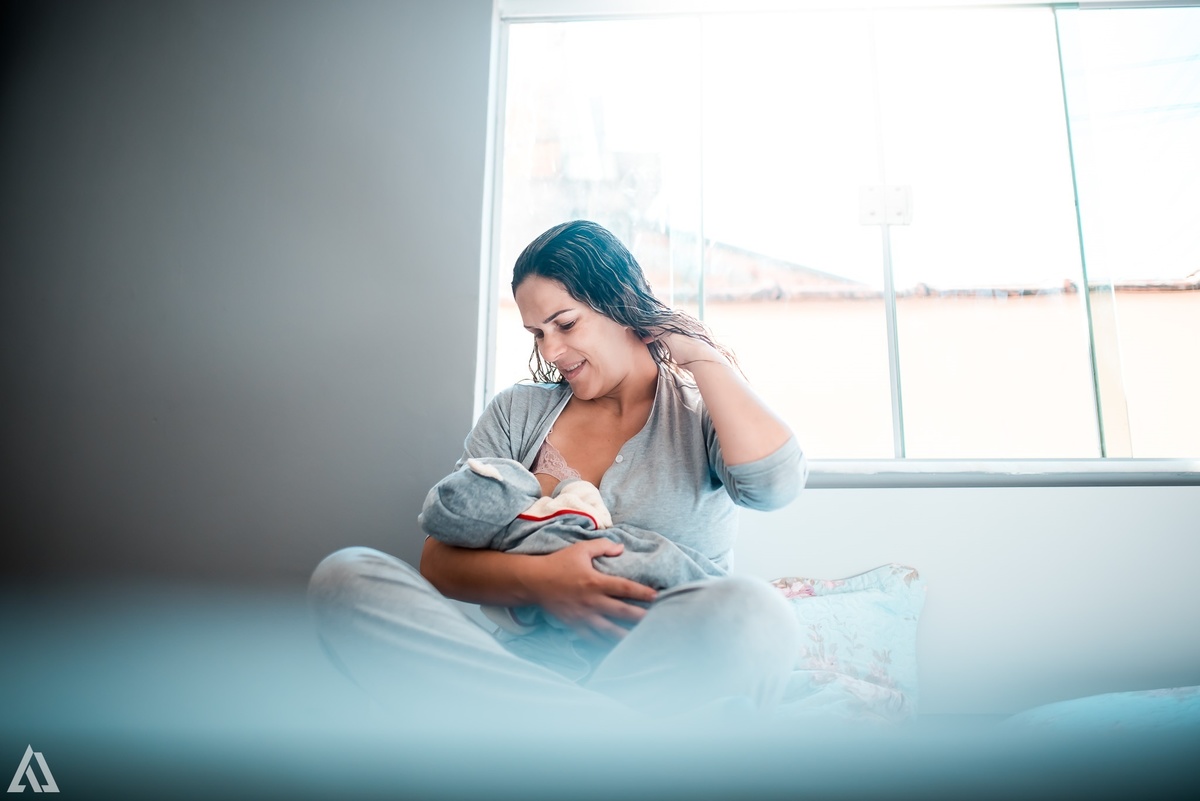 Ensaio Book Gestante Newborn  Lifestyle Recém-Nascido  Amamentar amamentação liquido da vida Alex Jardim Fotografia Fotógrafo Resende Itatiaia Penedo Porto Real Quatis Barra Mansa Volta Redonda Serrinha do Alambari 