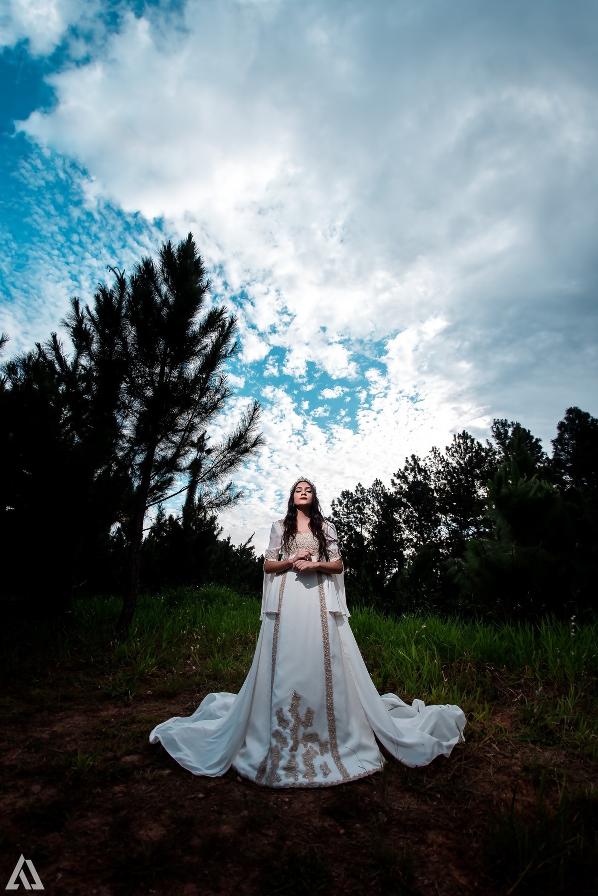 Ensaio Book Debutante 15 Anos Clássico Época Medieva Alex Jardim Fotografia Fotógrafo Fotografia Fotógrafo Resende Itatiaia Penedo Porto Real Quatis Barra Mansa Volta Redonda Galpão Mix Lena Buffet La Belle Maison Tatiana Souza Camila Hoffmann Cerimonial 