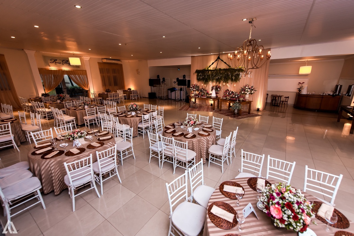 Alex Jardim Fotógrafo Ensaio Pré-Wedding Casal Resende Itatiaia Penedo Barra Mansa Volta Redonda Lena La Belle Maison Buffet Cerimonial Cerimonialista Casamento Camila Hoffmann Dani Vidal Elimeire Laurito Tatiana Sousa Estela Kozlowski making off 