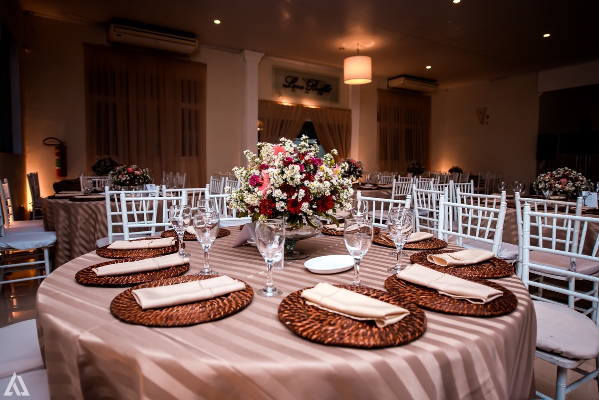 Alex Jardim Fotógrafo Ensaio Pré-Wedding Casal Resende Itatiaia Penedo Barra Mansa Volta Redonda Lena La Belle Maison Buffet Cerimonial Cerimonialista Casamento Camila Hoffmann Dani Vidal Elimeire Laurito Tatiana Sousa Estela Kozlowski making off 