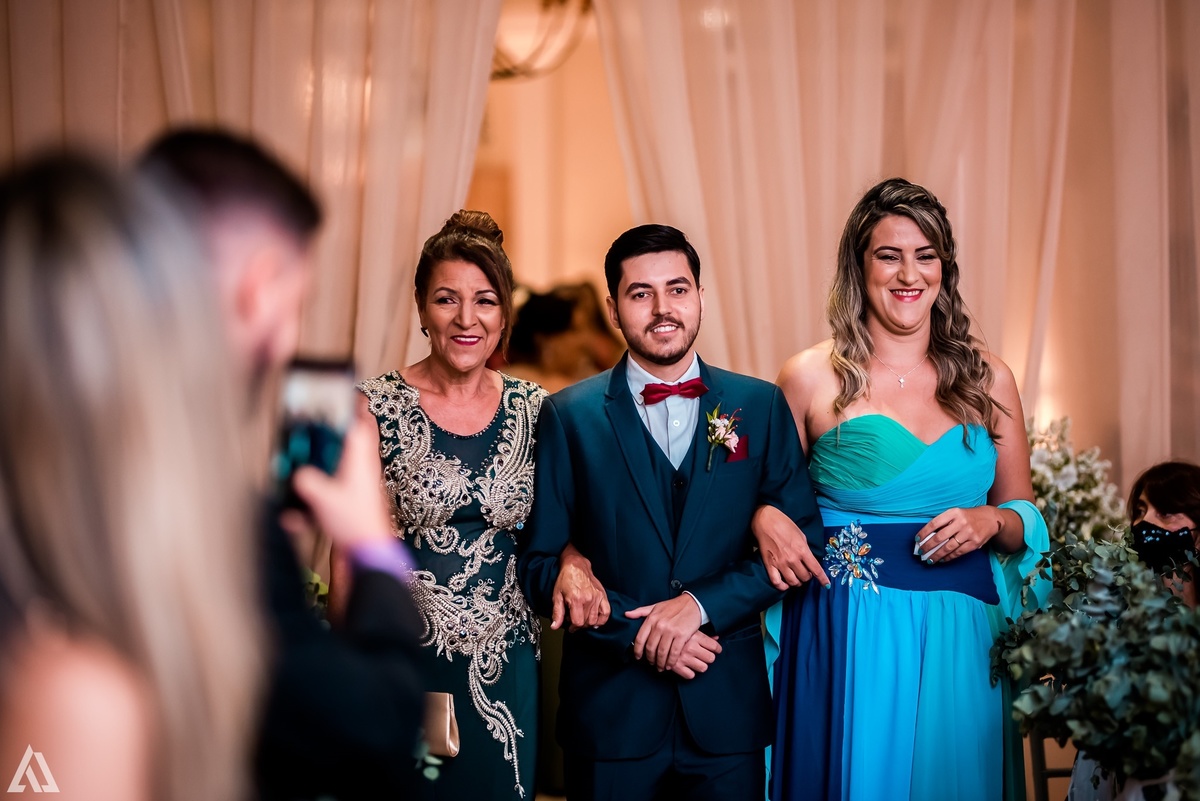 Alex Jardim Fotógrafo Ensaio Pré-Wedding Casal Resende Itatiaia Penedo Barra Mansa Volta Redonda Lena La Belle Maison Buffet Cerimonial Cerimonialista Casamento Camila Hoffmann Dani Vidal Elimeire Laurito Tatiana Sousa Estela Kozlowski making off 