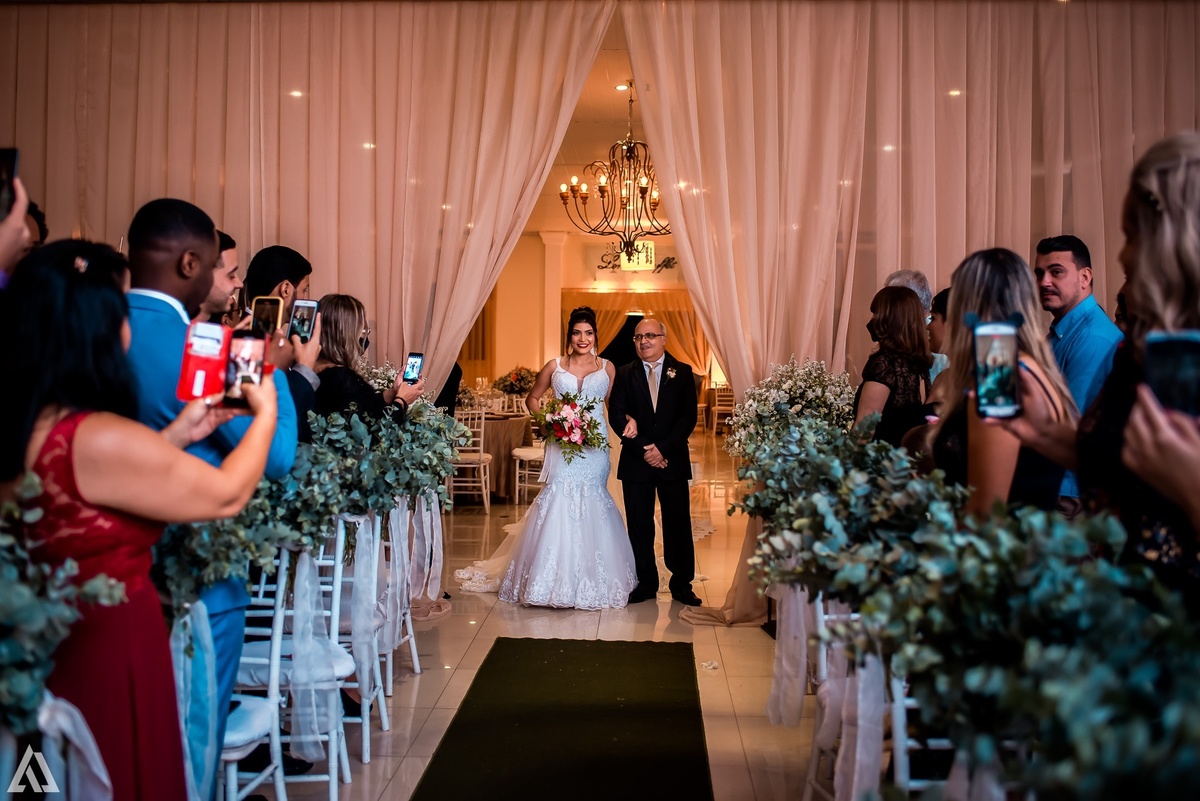 Alex Jardim Fotógrafo Ensaio Pré-Wedding Casal Resende Itatiaia Penedo Barra Mansa Volta Redonda Lena La Belle Maison Buffet Cerimonial Cerimonialista Casamento Camila Hoffmann Dani Vidal Elimeire Laurito Tatiana Sousa Estela Kozlowski making off 
