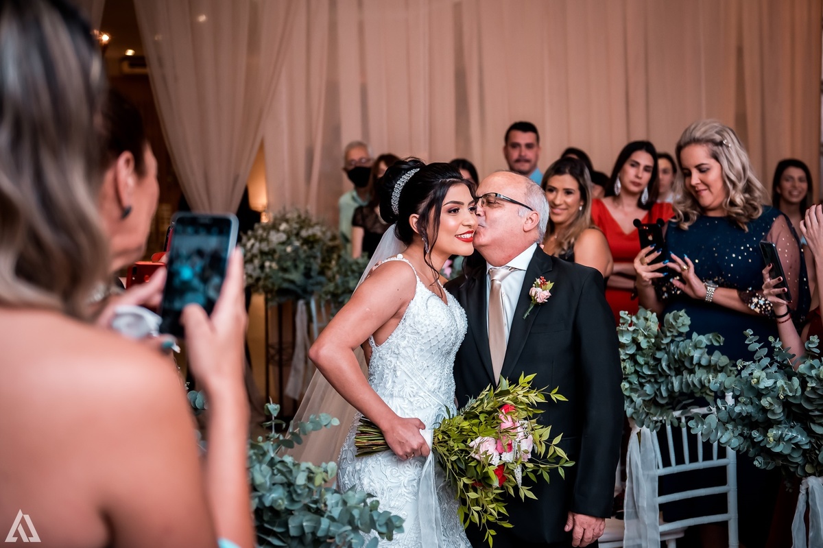 Alex Jardim Fotógrafo Ensaio Pré-Wedding Casal Resende Itatiaia Penedo Barra Mansa Volta Redonda Lena La Belle Maison Buffet Cerimonial Cerimonialista Casamento Camila Hoffmann Dani Vidal Elimeire Laurito Tatiana Sousa Estela Kozlowski making off 