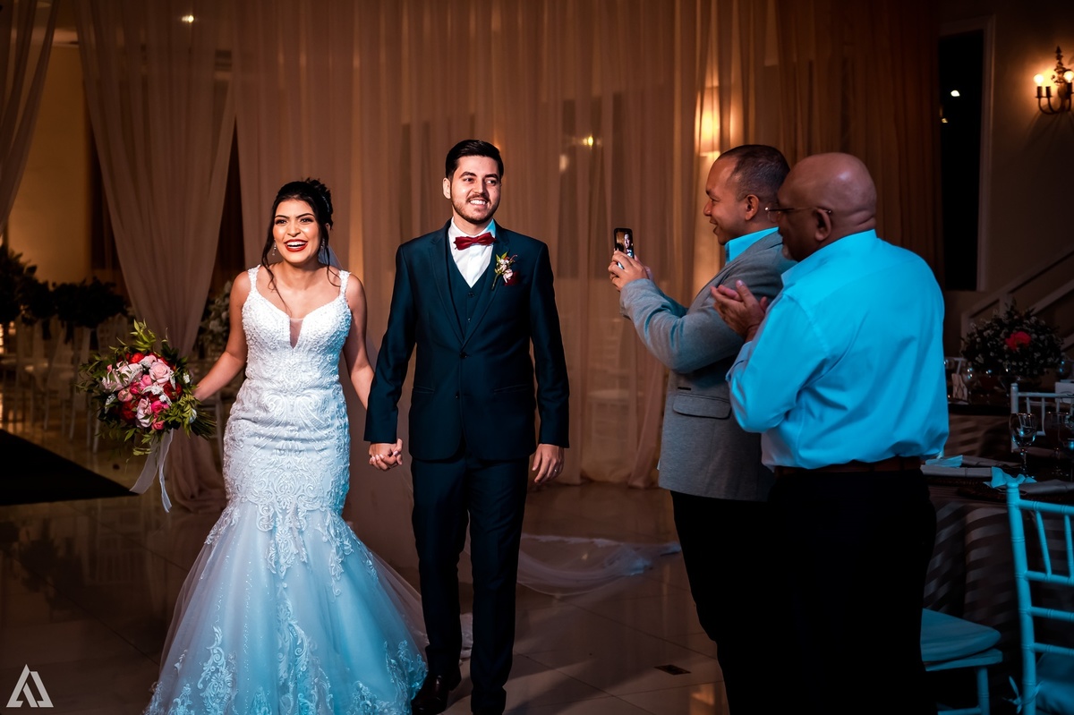 Alex Jardim Fotógrafo Ensaio Pré-Wedding Casal Resende Itatiaia Penedo Barra Mansa Volta Redonda Lena La Belle Maison Buffet Cerimonial Cerimonialista Casamento Camila Hoffmann Dani Vidal Elimeire Laurito Tatiana Sousa Estela Kozlowski making off 