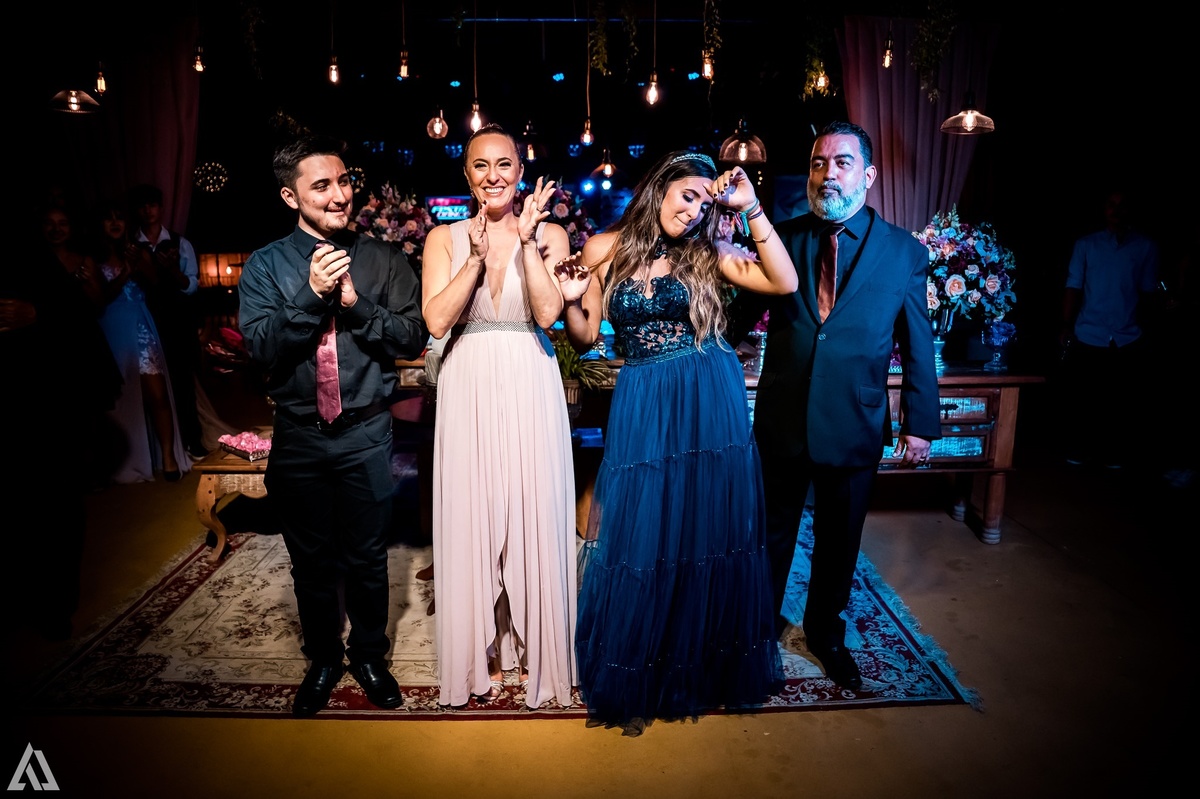 Ensaio Festa Book Teen Debutante 15 Anos Alex Jardim Fotografia Fotógrafo Makink Off Resende Itatiaia Penedo Porto Real Quatis Barra Mansa Volta Redonda Galpão Lena Buffet La Belle Maison Estela Dani Vidal Elimeire Laurino Camila Hoffmann Cerimonial 